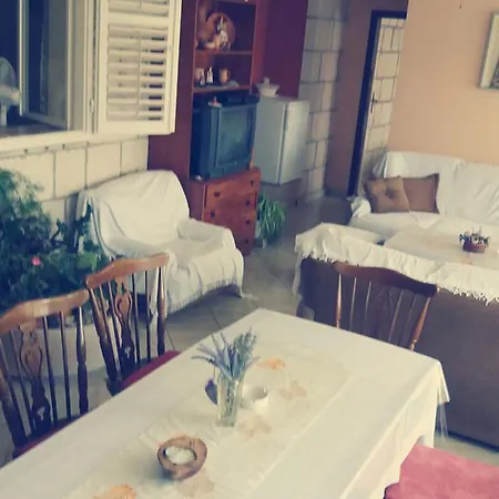 Stone House Gregov - Bedroom 2 Λομπάρδα